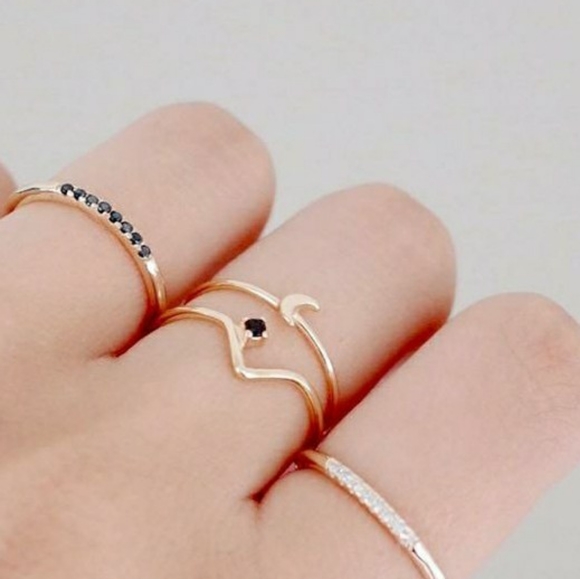 NEW Minimalist Dainty Gold Toned Moon CZ Ring Set - Picture 7 of 8